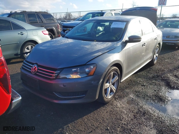 2013 Volkswagen Passat SE with VIN 1VWBP7A33DC025563, listed as a IAAI auction lot 41811324 with 238,800 mi miles. Bid and sale history available at carsss.com. Image 2.
