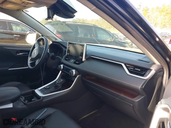 2019 Toyota RAV4 Limited with VIN JTMN1RFV8KD033205, listed as a IAAI auction lot 41751355 with 26,319 mi miles. Bid and sale history available at carsss.com. Image 5.