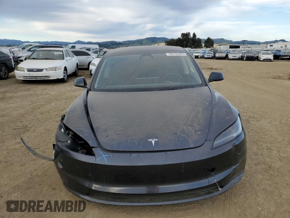 2024 Tesla Model 3 z VIN 5YJ3E1EA5RF741944, wystawiony jako Copart lot #45755205 z przebiegiem Nie podano mil oraz Szkody całkowita. Historia ofert i sprzedaży dostępna na DreamBid. Obrazek 5.