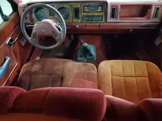1988 Ford Bronco z VIN 1FMCU14T4JUA54161, wystawiony jako Copart lot #76312054 z przebiegiem 34 932 mil mil oraz Szkoda całkowita • Salvage title. Historia ofert i sprzedaży dostępna na DreamBid. Obrazek 8.