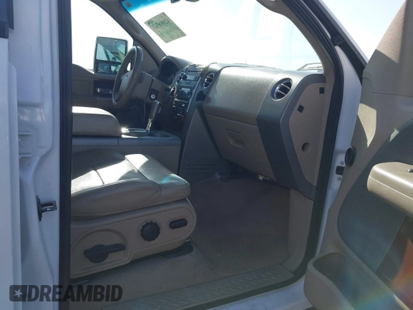 2007 Ford F-150 XLT with VIN 1FTPW14V97KD15127, listed as a IAAI auction lot 42058563 with 111,532 mi miles. Bid and sale history available at carsss.com. Image 5.