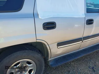 2004 Chevrolet Tahoe LT z VIN 1GNEC13Z94R253470, wystawiony jako IAAI lot #41575306 z przebiegiem 274 287 mil mil oraz . Historia ofert i sprzedaży dostępna na DreamBid. Obrazek 13.