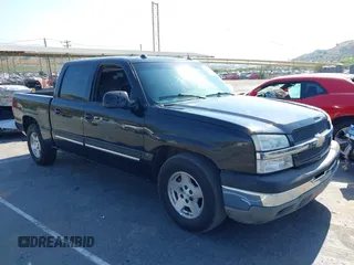 2005 Chevrolet Silverado 1500 LS with VIN 2GCEC13T551220139, listed as a IAAI auction lot 42181638 with 260,855 mi miles and . Bid and sale history available at DreamBid. Image 1.