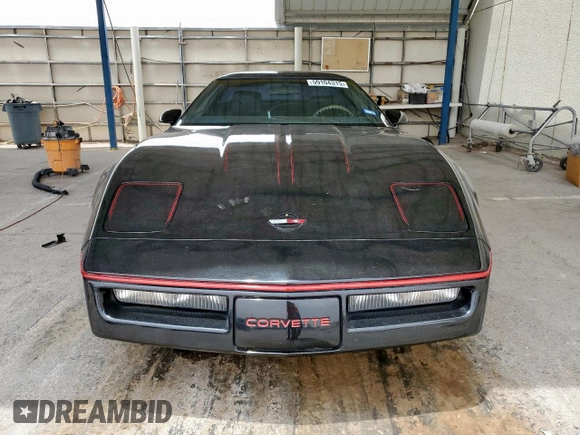 1988 Chevrolet Corvette z VIN 1G1YY2185J5122359, wystawiony jako Copart lot #59104315 z przebiegiem 93 088 mil mil oraz Czysty tytuł • Clean title. Historia ofert i sprzedaży dostępna na DreamBid. Obrazek 5.