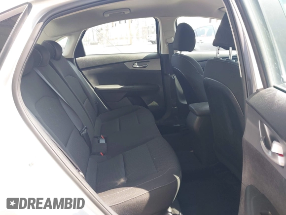 2021 Kia Forte LXS z VIN 3KPF24AD3ME397004, wystawiony jako IAAI lot #42444463 z przebiegiem 36 776 mil mil oraz . Historia ofert i sprzedaży dostępna na DreamBid. Obrazek 8.