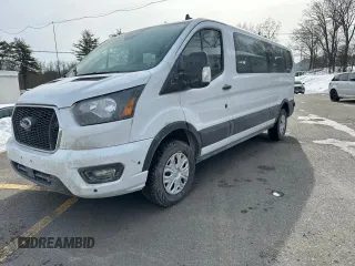 2024 Ford Transit Passenger XL with VIN 1FBAX2Y82RKA82339, listed as a Copart auction lot 45166695 with 23,021 mi miles and Clean Title. Bid and sale history available at carsss.com. Image 1.