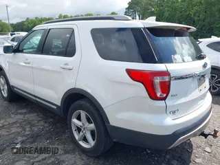 2017 Ford Explorer XLT z VIN 1FM5K8D83HGC80140, wystawiony jako IAAI lot #42336788 z przebiegiem 94 058 mil mil oraz . Historia ofert i sprzedaży dostępna na DreamBid. Obrazek 3.