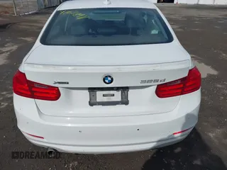 2014 BMW 3 Series 328d xDrive z VIN WBA3D5C5XEKX99221, wystawiony jako IAAI lot #41628911 z przebiegiem 129 095 mil mil oraz . Historia ofert i sprzedaży dostępna na DreamBid. Obrazek 16.