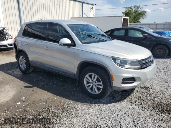 2012 Volkswagen Tiguan SE z VIN WVGAV7AX0CW509206, wystawiony jako Copart lot #52226395 z przebiegiem 108 922 mil mil oraz Szkody całkowita. Historia ofert i sprzedaży dostępna na DreamBid. Obrazek 4.