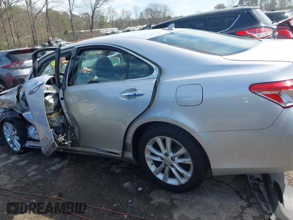 2010 Lexus ES with VIN JTHBK1EG1A2401432, listed as a IAAI auction lot 41823424 with Not Provided miles. Bid and sale history available at carsss.com. Image 13.