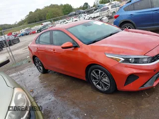2023 Kia Forte LXS z VIN 3KPF24AD4PE596731, wystawiony jako IAAI lot #40501519 z przebiegiem 36 755 mil mil oraz . Historia ofert i sprzedaży dostępna na DreamBid. Obrazek 13.