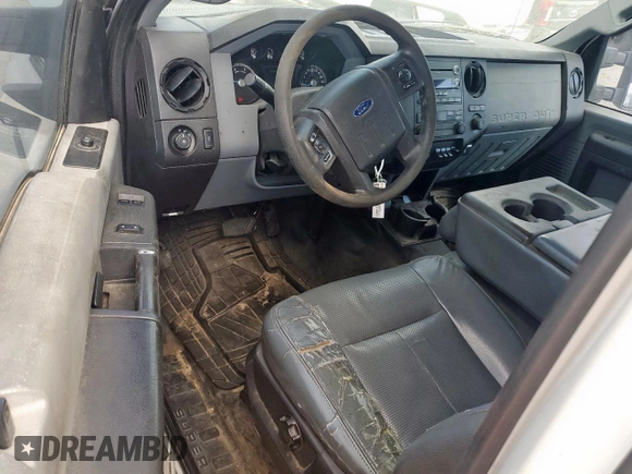 2013 Ford F-350 XL z VIN 1FD8X3HT8DEA92851, wystawiony jako Copart lot #54334765 z przebiegiem 293 897 mil mil oraz Tytuł czysty. Historia ofert i sprzedaży dostępna na DreamBid. Obrazek 8.