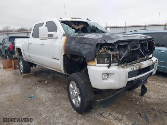 2015 Chevrolet Silverado 2500HD LT with VIN 1GC1KVE85FF131778, listed as a IAAI auction lot 41129450 with 1 mi miles. Bid and sale history available at carsss.com. Image 1.