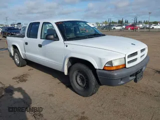2003 Dodge Dakota Sport with VIN 1D7HL38X03S275203, listed as a IAAI auction lot 41992763 with 153,176 mi miles. Bid and sale history available at carsss.com. Image 1.