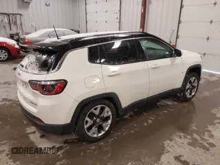 2020 Jeep Compass Limited with VIN 3C4NJDCB7LT240631, listed as a IAAI auction lot 41322631 with 49,481 mi miles. Bid and sale history available at carsss.com. Image 4.