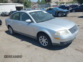 2004 Volkswagen Passat GLS z VIN WVWPD63B64P042673, wystawiony jako IAAI lot #42467361 z przebiegiem 259 067 mil mil oraz . Historia ofert i sprzedaży dostępna na DreamBid. Obrazek 1.