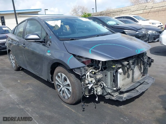 2020 Toyota Prius Prime LE with VIN JTDKARFP0L3135979, listed as a IAAI auction lot 41935189 with 73,372 mi miles. Bid and sale history available at carsss.com. Image 1.