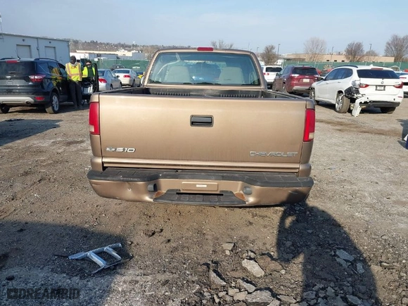 2003 Chevrolet S-10 with VIN 1GCCS19H438207874, listed as a IAAI auction lot 41726567 with NaN miles. Bid and sale history available at carsss.com. Image 16.