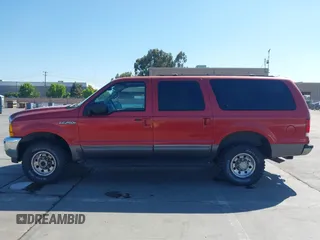 2001 Ford Excursion XLT z VIN 1FMNU41S11EB32749, wystawiony jako IAAI lot #42677214 z przebiegiem 178 624 mil mil oraz . Historia ofert i sprzedaży dostępna na DreamBid. Obrazek 14.