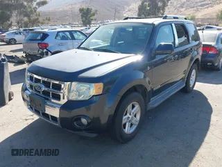 2008 Ford Escape Hybrid z VIN 1FMCU49H08KA21721, wystawiony jako IAAI lot #42493779 z przebiegiem 142 542 mil mil oraz . Historia ofert i sprzedaży dostępna na DreamBid. Obrazek 2.