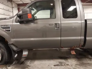 2008 Ford F-250 XL с VIN 1FTSX21568EC86400, выставлен на аукционе IAAI как лот 41674850 с пробегом 104 355 миль миль и . История ставок и продаж доступна на DreamBid. Изображение 20.