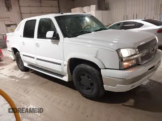 2005 Chevrolet Avalanche LS z VIN 3GNEK12Z05G242850, wystawiony jako IAAI lot #42310475 z przebiegiem 139 952 mil mil oraz . Historia ofert i sprzedaży dostępna na DreamBid. Obrazek 1.