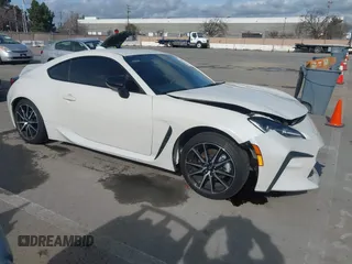 2023 Toyota GR86 with VIN JF1ZNBB1XP9757493, listed as a IAAI auction lot 41584600 with 32,788 mi miles. Bid and sale history available at carsss.com. Image 1.