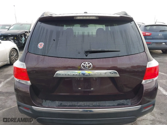 2011 Toyota Highlander Limited with VIN 5TDYK3EH2BS024104, listed as a IAAI auction lot 40974692 with 438,182 mi miles. Bid and sale history available at carsss.com. Image 16.