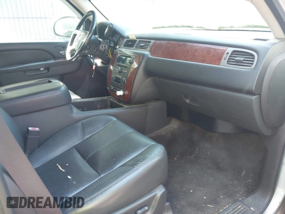 2013 Chevrolet Suburban LT с VIN 1GNSKJE7XDR103661, выставлен на аукционе IAAI как лот 42789275 с пробегом 181 234 миль миль и . История ставок и продаж доступна на DreamBid. Изображение 5.