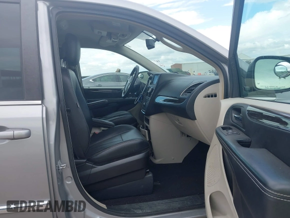 2016 Chrysler Town & Country Touring with VIN 2C4RC1BG0GR213058, listed as a IAAI auction lot 41910462 with 125,013 mi miles and . Bid and sale history available at DreamBid. Image 5.