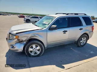 2012 Ford Escape XLT z VIN 1FMCU9D73CKB68393, wystawiony jako Copart lot #61360255 z przebiegiem 140 832 mil mil oraz Szkoda całkowita • Salvage title. Historia ofert i sprzedaży dostępna na DreamBid. Obrazek 1.