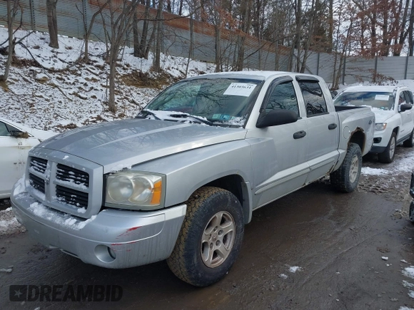 2006 Dodge Dakota SLT with VIN 1D7HW48K16S682999, listed as a IAAI auction lot 41303631 with 133,864 mi miles. Bid and sale history available at carsss.com. Image 2.