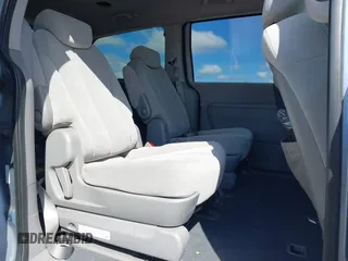 2008 Kia Sedona LX with VIN KNDMB233086218851, listed as a IAAI auction lot 41954671 with 120,894 mi miles. Bid and sale history available at carsss.com. Image 8.