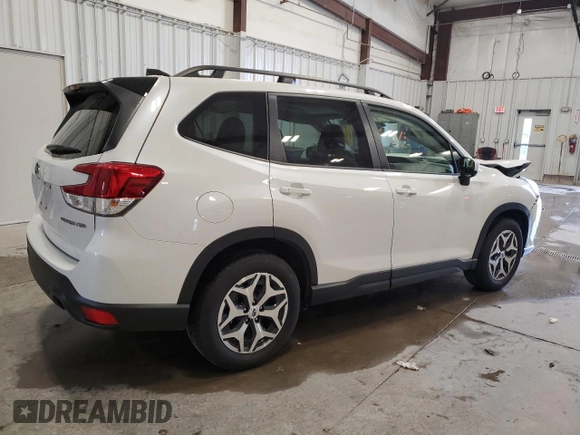 2024 Subaru Forester Premium z VIN JF2SKADC6RH511659, wystawiony jako Copart lot #55260975 z przebiegiem 10 445 mil mil oraz Szkoda całkowita • Salvage title. Historia ofert i sprzedaży dostępna na DreamBid. Obrazek 3.