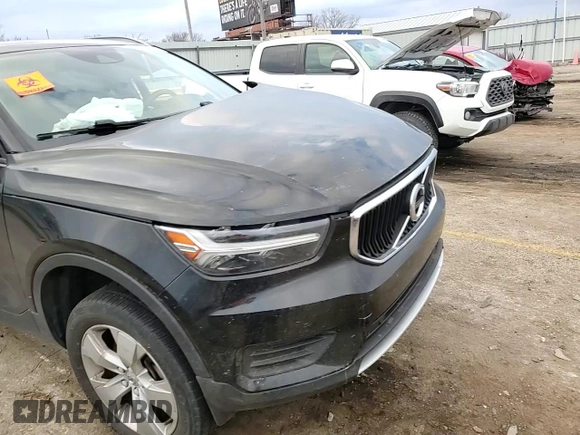 2020 Volvo XC40 Momentum z VIN YV4162UK8L2328427, wystawiony jako Copart lot #86884844 z przebiegiem 112 103 mil mil oraz Szkoda całkowita • Salvage title. Historia ofert i sprzedaży dostępna na DreamBid. Obrazek 12.