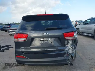 2017 Kia Sorento LX with VIN 5XYPG4A34HG295846, listed as a IAAI auction lot 41712005 with 87,069 mi miles. Bid and sale history available at carsss.com. Image 17.
