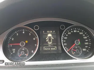 2013 Volkswagen CC Sport with VIN WVWBN7AN0DE524433, listed as a Copart auction lot 71831494 with 135,214 mi miles and Clean Title. Bid and sale history available at carsss.com. Image 9.