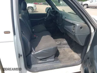 2000 Chevrolet Silverado 1500 with VIN 1GCEC14W4YE188134, listed as a IAAI auction lot 41994005 with 206,909 mi miles. Bid and sale history available at carsss.com. Image 5.