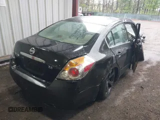 2009 Nissan Altima 2.5 z VIN 1N4AL21E59N543514, wystawiony jako IAAI lot #42012357 z przebiegiem 223 915 mil mil oraz . Historia ofert i sprzedaży dostępna na DreamBid. Obrazek 4.