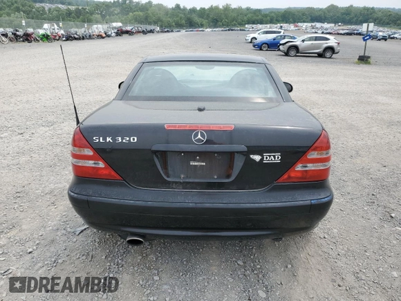 2002 Mercedes-Benz SLK 320 with VIN WDBKK65FX2F237273, listed as a Copart auction lot 61068345 with 193,304 mi miles and Salvage title. Bid and sale history available at DreamBid. Image 6.