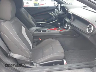 2019 Chevrolet Camaro 1SS z VIN 1G1FE1R73K0141237, wystawiony jako IAAI lot #41550025 z przebiegiem 35 477 mil mil oraz . Historia ofert i sprzedaży dostępna na DreamBid. Obrazek 5.