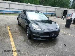 2019 Tesla Model 3 Mid Range z VIN 5YJ3E1EA5KF301714, wystawiony jako Copart lot #55273595 z przebiegiem Nie podano mil oraz Szkoda całkowita • Salvage title. Historia ofert i sprzedaży dostępna na DreamBid. Obrazek 13.