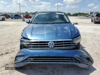 2020 Volkswagen Jetta S z VIN 3VWCB7BU4LM030441, wystawiony jako Copart lot #60974605 z przebiegiem 73 223 mil mil oraz Czysty tytuł • Clean title. Historia ofert i sprzedaży dostępna na DreamBid. Obrazek 5.