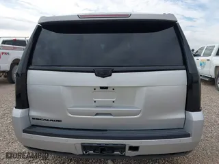 2017 Cadillac Escalade Platinum with VIN 1GYS4DKJ1HR389842, listed as a IAAI auction lot 40717795 with 1 mi miles. Bid and sale history available at carsss.com. Image 16.