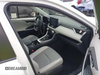 2019 Toyota RAV4 XLE Premium with VIN JTMA1RFV9KD513395, listed as a IAAI auction lot 41469143 with 28,406 mi miles. Bid and sale history available at carsss.com. Image 5.