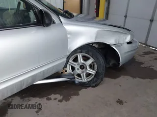 2003 Oldsmobile Alero GL1 z VIN 1G3NL52F53C112582, wystawiony jako IAAI lot #41926039 z przebiegiem 124 769 mil mil oraz . Historia ofert i sprzedaży dostępna na DreamBid. Obrazek 6.