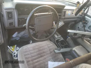 1993 Jeep Grand Cherokee Laredo with VIN 1J4GZ58Y9PC677532, listed as a Copart auction lot 44391245 with 178,772 mi miles and Salvage Title. Bid and sale history available at carsss.com. Image 8.