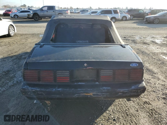 1986 Ford Mustang with VIN 1FABP27M7GF296902, listed as a Copart auction lot 85338134 with 31,829 mi miles and Clean title. Bid and sale history available at DreamBid. Image 6.