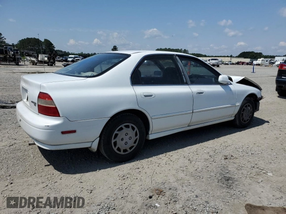 1994 Honda Accord с VIN 1HGCD5642RA166652, выставлен на аукционе Copart как лот 57225365 с пробегом 247 643 миль миль и Списание • Salvage title. История ставок и продаж доступна на DreamBid. Изображение 3.