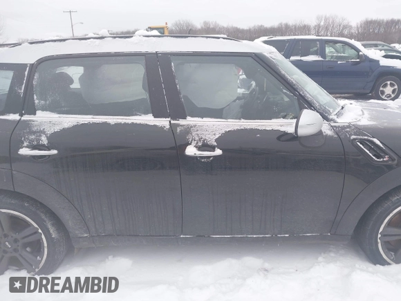 2016 MINI Countryman S with VIN WMWZC3C56GWT11105, listed as a IAAI auction lot 41228246 with 102,971 mi miles and . Bid and sale history available at DreamBid. Image 13.